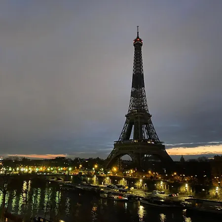 Apartment Eiffel Tower Romantic View